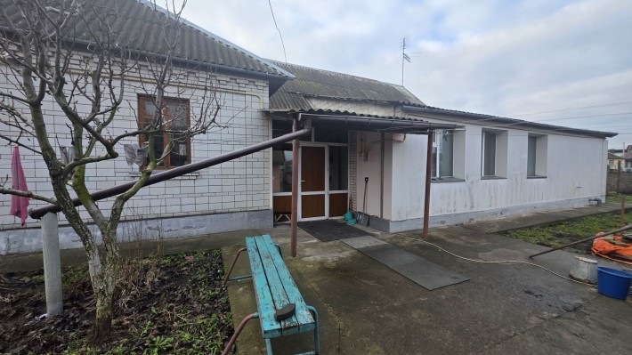 ЦЕНТР!! Будинок 205 кв.м. на 2 ходи  з ГАРАЖЕМ та   БАНЕЮ на 12 сотках - фото 1