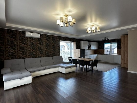 Будинок з Ремонтом та меблями в Бучі, район нової забудови Буча