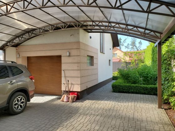 Будинок з ремонтом і басейном Буча