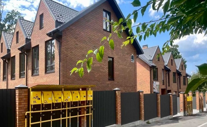 Таунхаус м.Ірпінь, 3 поверхи, від забудовника РОЗТЕРМІНУВАНЯ - фото 1