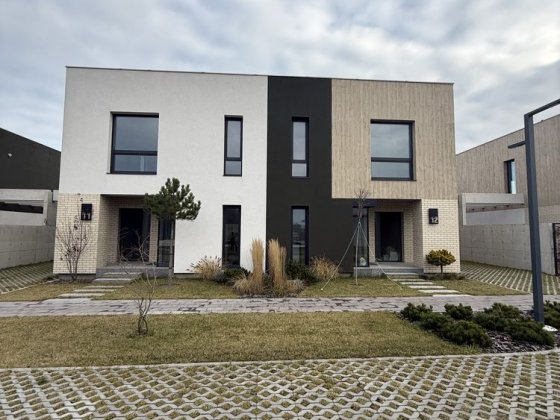 Продаж будинку преміум класу Луцьк