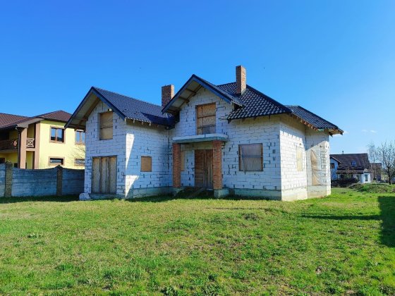 Просторий будинок у зручному районі! Луцьк