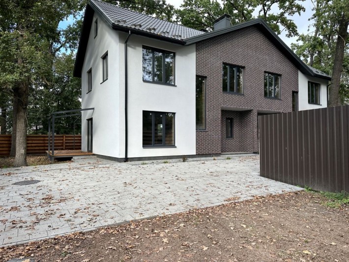 Будинок/дуплекс із цегли у Бучі, неподалік центру. - фото 1