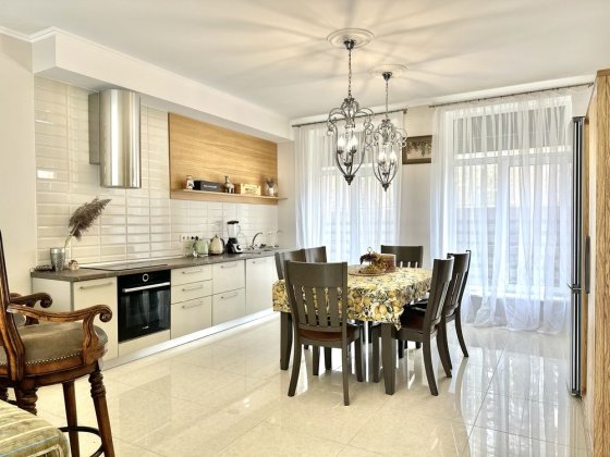 Продаж будинку з якісним ремонтом у лісовій Бучі Буча