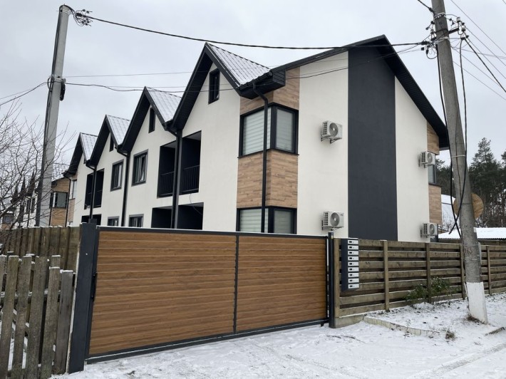 Продаж таунхаса в Ірпені. Вулиця Натана Рибака - фото 1