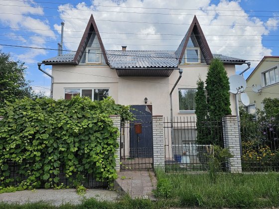 Продам будинок 334м² Бориспіль центр Бориспіль