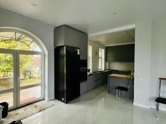 Будинок з ремонтом та власним виходом до озера! Ділянки 46 соток! Буча