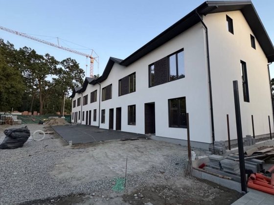 Таунхаус з великим подвір'ям 9×6 метрів. Вихід в парк "Дубки"!!! Ирпень