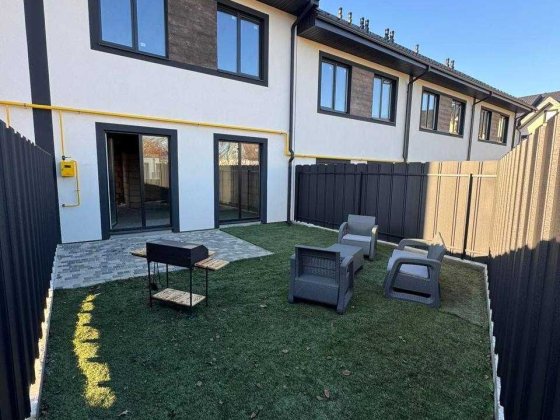 Таунхаус поряд з Бучанським парком Буча