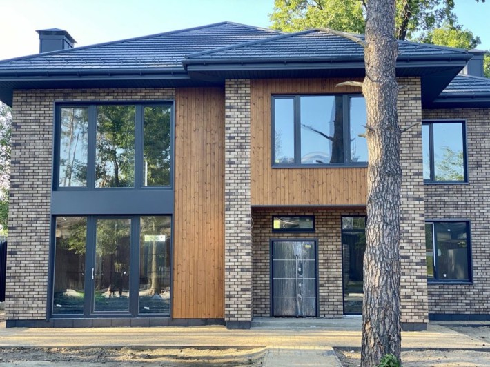 ЯКІСНИЙ котедж на елітній вулиці 215 м2. ГАЗ є. Сосни на ділянці - фото 1