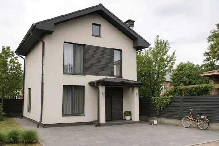 Триповерховий будинок у центрі Ірпеня біля парку Незнайка - фото 1