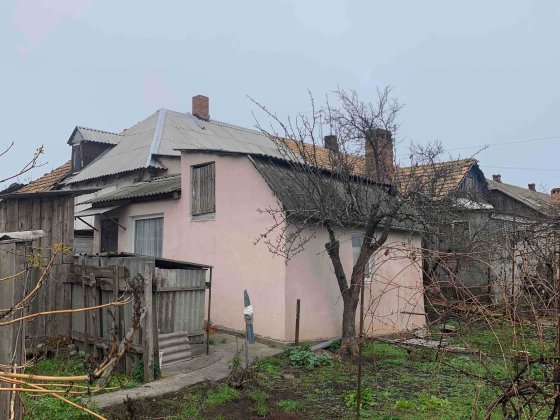 Продається 1 /4 котеджу-будинку. Кривий Ріг