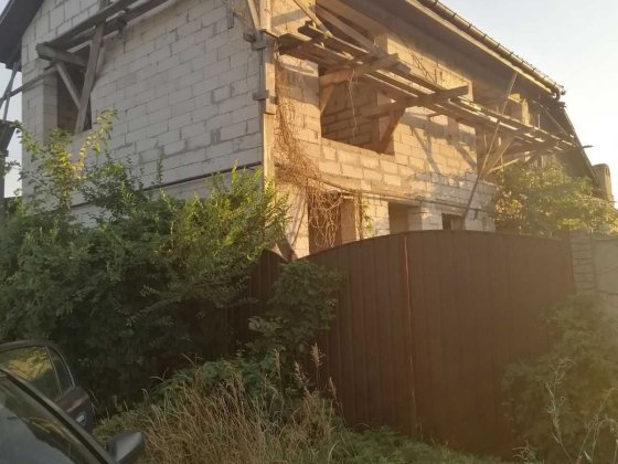 Продаю свій будинок між 95 кв і Мудрьоною. Кривий Ріг