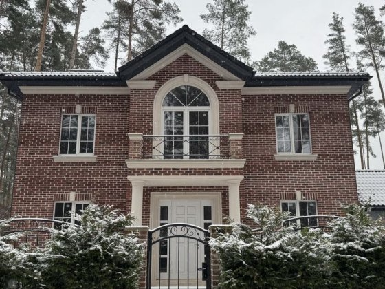 Ексклюзивний будинок на 10 сотках у Лісовій Бучі, класичний стиль. Буча