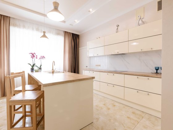 Продам просторий будинок з земельною ділянкою Рівне