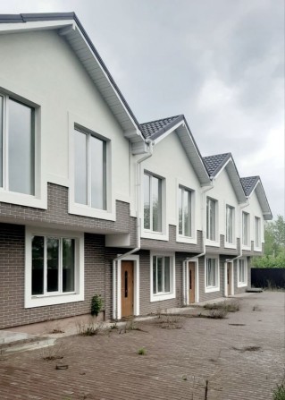 Таунхаус Буча вул. Воїнів Інтернаціоналістів (біля ЖК «Новатор») - фото 1