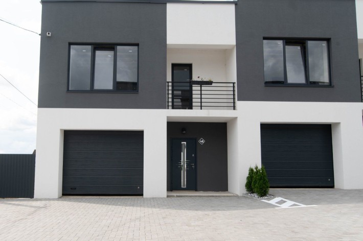 Класні Котеджі в місті з внутрішніми роботами - фото 1