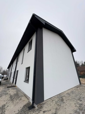 Таунхаус в Ірпіні з власним двориком - фото 1