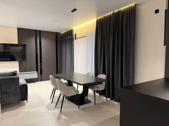 Котедж з якісним ремонтом в КМ «Ягуар»!!! Рівне