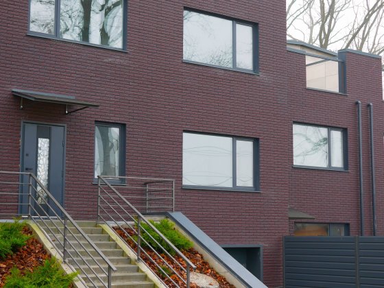 Таунхаус на вул. Києво-Мироцька, центр міста! Власне подвір'я. Буча