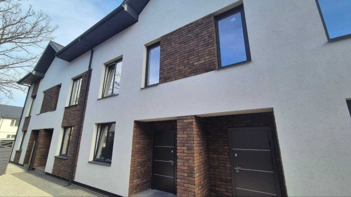 Таунхаус з центральними комунікаціями є ГАЗ поруч школи та магазини - фото 1