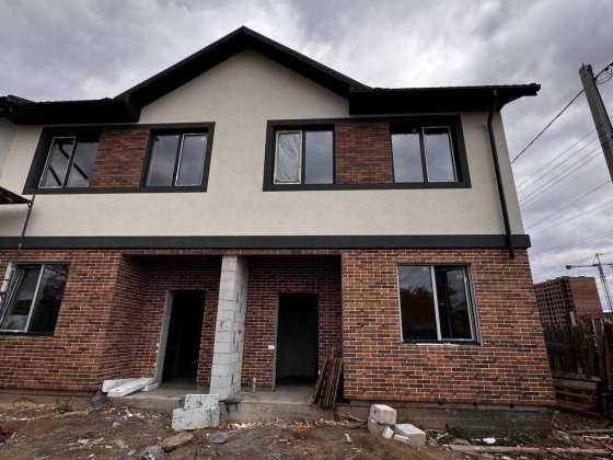 Сучасний таунхаус у Бучі газ,центральні комунікації якісне будівництво Буча