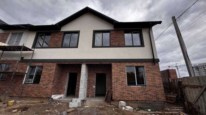 Сучасний таунхаус у Бучі газ,центральні комунікації якісне будівництво - фото 1