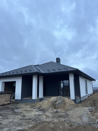 Продаж будинку з гаражем за Старті - фото 1