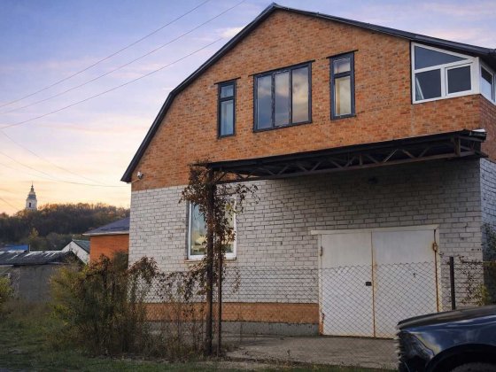 Поділ. (Початок Вороніна). Двоповерховий Цегляний Будинок. Центр 4хв. Полтава