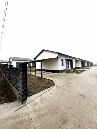 Продаж кутового котеджу з великою територією на масиві Київському! - фото 1