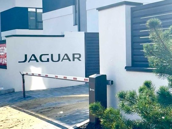 НОВИНКА !! Продаж сучасного котеджу з ремонтом у КМ «Ягуар», Щасливе ! Рівне