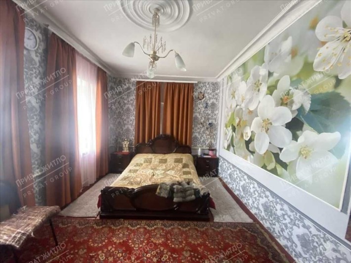 Затишний цегляний будинок з окремою ділянкою. - фото 1