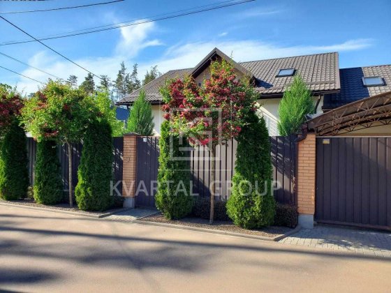 Продаж сучасного будинку з ремонтом і басейном Буча