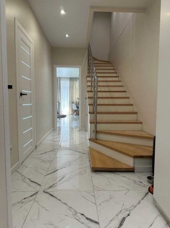 Дуплекс з ремонтом в районі Центрального парку! Все залишається. - фото 1