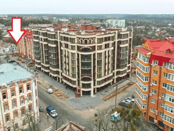 Елітний Центр. біля ЖК "Пилипа Орлика 26", біля "ЦУМ". Частина Будинку Полтава