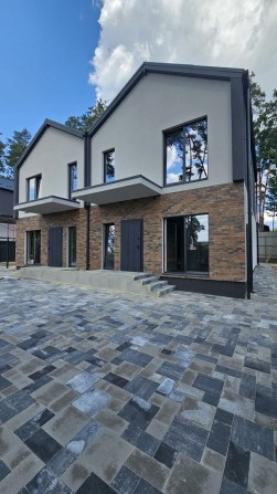 Дуплекси в центрі Бучі біля соснового лісу - фото 1