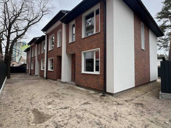 Сучасний таунхаус 99 м² з власною ділянкою та центр.комунікаціями Ірпінь