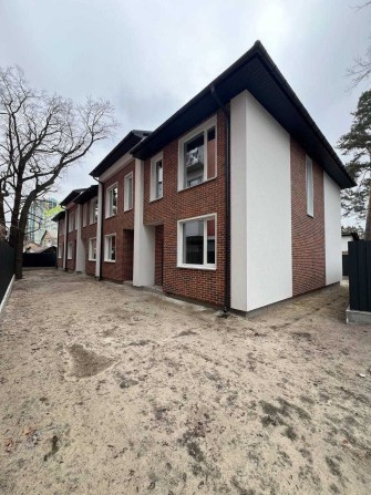 Сучасний таунхаус 99 м² з власною ділянкою та центр.комунікаціями - фото 1