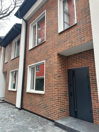 Сучасний таунхаус у м. Ірпінь - фото 1