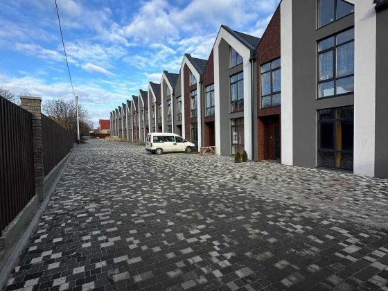 Продам Чудовий Таунхаус в Місті Буча. Гарна та Затишна Локація. Без % Буча