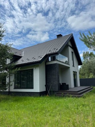 Будинок поруч з сосновим лісом - фото 1