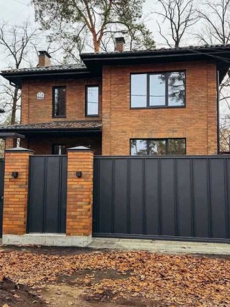 Продаж БУДИНКУ в центрі міста Ірпеня 130 м2 на 4.5 сотках ГАЗ - фото 1