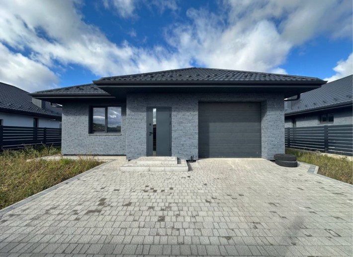 Окремий будинок американка під чистову обробку з облаштованим двором! - фото 1