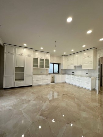 Продаж БУДИНКУ на 10 сот, центральні комунікації, газ, котеджне містеч - фото 1