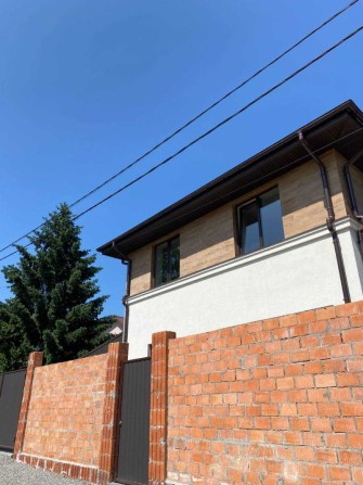 Якісний БУДИНОК в Стоянці 2! Закрита і дуже мальовнича вулиця! - фото 1