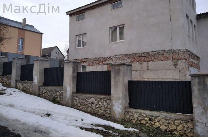 Продаж будинку в Тернополі, 8 кімнат, 300 м², 12 соток. - фото 1