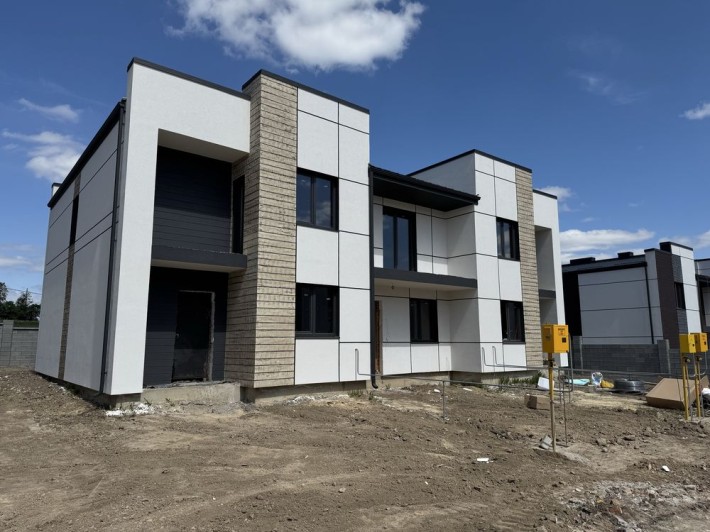 Продам котедж з міськими комунікаціями та газом в р-н Ювілейного - фото 1