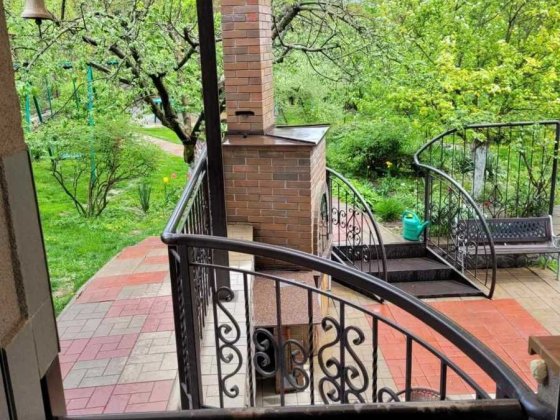 Продається 2-х поверховий будинок в Центрі Полтава