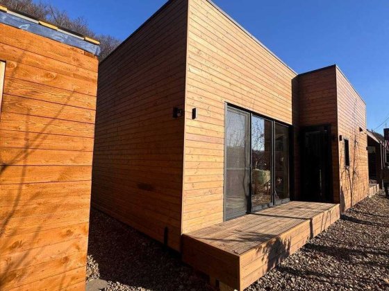 Продається сучасний будинок у стилі хай-тек на Цецино — прямо в лісі Черновцы