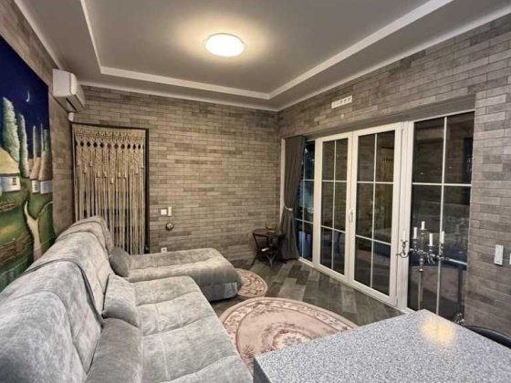 Будинок з євроремонтом у сосновому лісі з гаражем та терасою ІКОД44922 Полтава